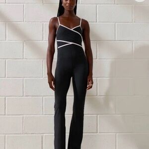 Abercrombie YPB Black and White Crossover Flare Jumpsuit (M)
